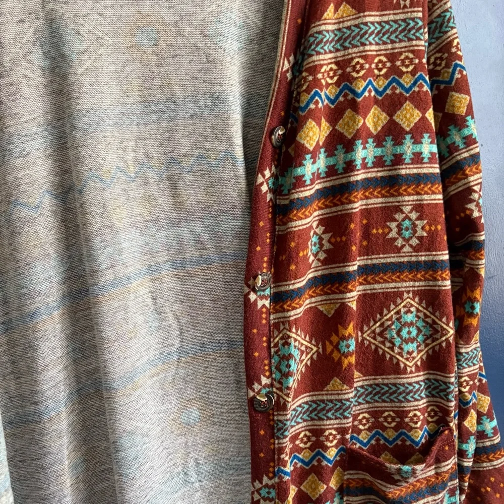 Celeste Multicolor Geometric Knit Cardigan - Picture 5 of 7